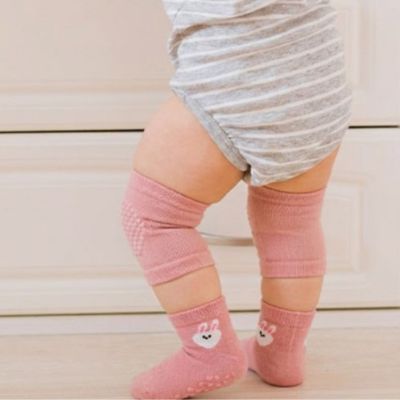 Genouillères pour bébé avec chaussettes bébé apprendre à marcher