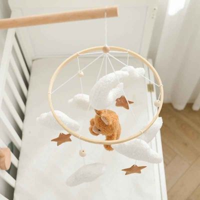 Mobile bebe ourson marron suspendu