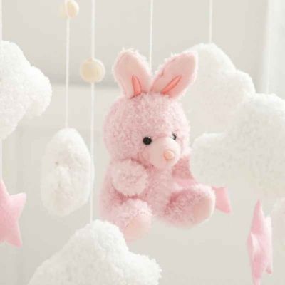 Mobile lit bébé Petit Lapin Apaisant rose