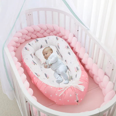 cocon bébé Forêt rose nid douillet