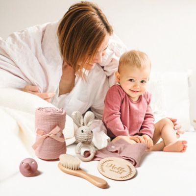 coffret cadeau naissance lapin 7 pièces pour les petits  enfants