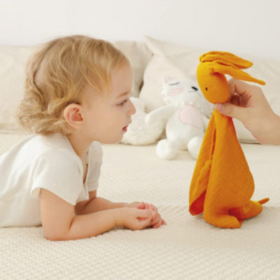 doudou bébé lapin en mousseline coloré jaune