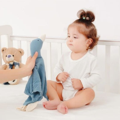 doudou bébé oie en mousseline variante cyan