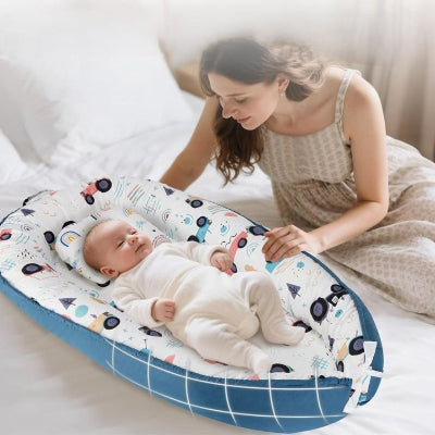réducteur de lit pour bébé Voitures bleues moments doux