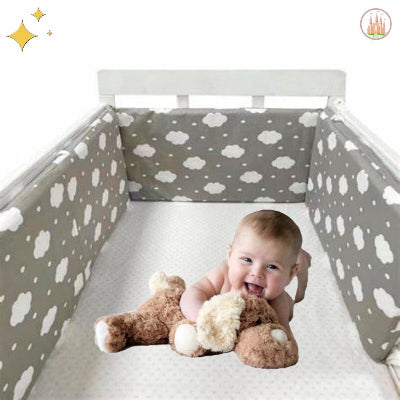 Tour de lit bébé nuages blancs bébé rieur