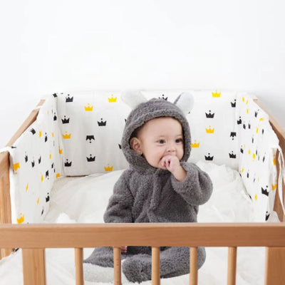 tour de lit douceur couronnée enfant paisible